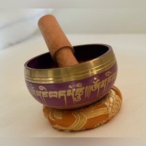 "Purple Tibetan Singing Bowl for
Meditation | Like New"
